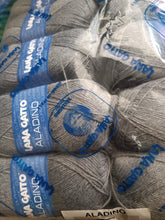 Carica l'immagine nel visualizzatore di Gallery, Aladino misto lana a gomitoli, confezione da 500g.
