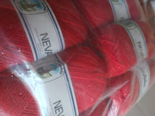 Carica l'immagine nel visualizzatore di Gallery, Misto lana Nevada della Cervinia, ferri 4, 125 m a gomitolo. Confezione da 500g.