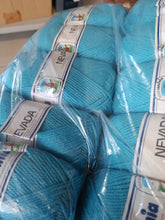 Carica l'immagine nel visualizzatore di Gallery, Misto lana Nevada della Cervinia, ferri 4, 125 m a gomitolo. Confezione da 500g.