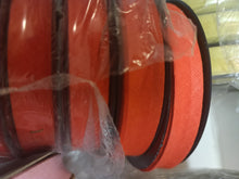 Carica l'immagine nel visualizzatore di Gallery, Sbieco 100% cotone in rotoli di 20 m, per varie utilizzazioni. 50 g.
