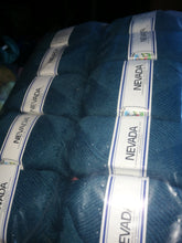 Carica l'immagine nel visualizzatore di Gallery, Misto lana Nevada della Cervinia, ferri 4, 125 m a gomitolo. Confezione da 500g.