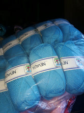 Carica l'immagine nel visualizzatore di Gallery, Misto lana Nevada della Cervinia, ferri 4, 125 m a gomitolo. Confezione da 500g.