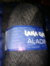 Carica l'immagine nel visualizzatore di Gallery, Aladino misto lana a gomitoli, confezione da 500g.
