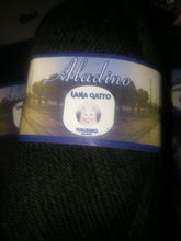 Carica l'immagine nel visualizzatore di Gallery, Aladino misto lana a gomitoli, confezione da 500g.
