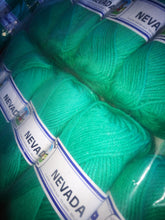 Carica l'immagine nel visualizzatore di Gallery, Misto lana Nevada della Cervinia, ferri 4, 125 m a gomitolo. Confezione da 500g.