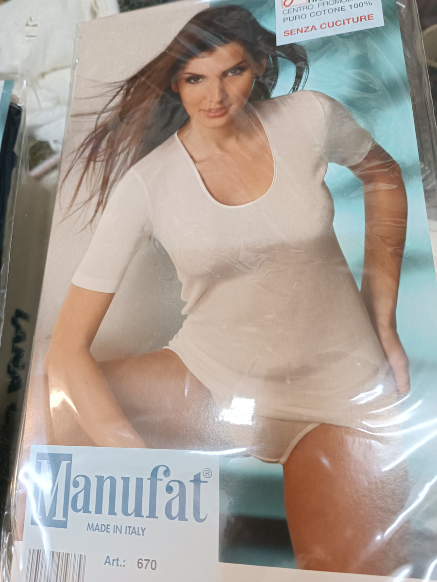 Maglia intima Manufat in filo di scozia, mezza manica, bordo raso