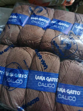 Carica l'immagine nel visualizzatore di Gallery, Misto lana Calicò della Gatto in gomitoli, confezione da 500g.