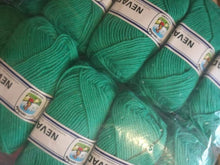 Carica l'immagine nel visualizzatore di Gallery, Misto lana Nevada della Cervinia, ferri 4, 125 m a gomitolo. Confezione da 500g.