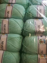 Carica l'immagine nel visualizzatore di Gallery, Misto lana Nevada della Cervinia, ferri 4, 125 m a gomitolo. Confezione da 500g.