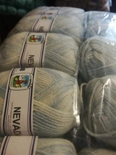 Carica l'immagine nel visualizzatore di Gallery, Misto lana Nevada della Cervinia, ferri 4, 125 m a gomitolo. Confezione da 500g.