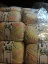 Carica l'immagine nel visualizzatore di Gallery, Misto lana Nevada della Cervinia, ferri 4, 125 m a gomitolo. Confezione da 500g.