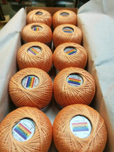 Carica l'immagine nel visualizzatore di Gallery, Puro cotone n3 Sesia, gomitoli da 50 g, 500g.