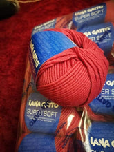 Carica l'immagine nel visualizzatore di Gallery, Pura lana Super Soft Gatto, confezione da 500g.