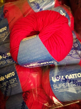 Carica l'immagine nel visualizzatore di Gallery, Pura lana Super Soft Gatto, confezione da 500g.