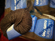 Carica l'immagine nel visualizzatore di Gallery, Pura lana Super Soft Gatto, confezione da 500g.