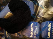 Carica l'immagine nel visualizzatore di Gallery, Pura lana Super Soft Gatto, confezione da 500g.