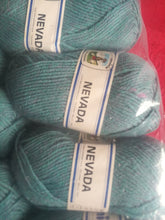 Carica l'immagine nel visualizzatore di Gallery, Misto lana Nevada della Cervinia, ferri 4, 125 m a gomitolo. Confezione da 500g.