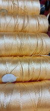 Carica l'immagine nel visualizzatore di Gallery, Rocchetto di rayon puro, 25g.
