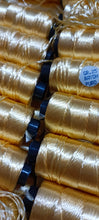 Carica l'immagine nel visualizzatore di Gallery, Rocchetto di rayon puro, 25g.