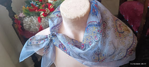 Foulard vintage con ferma foulard in rodio. 150 g.