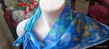 Carica l&#39;immagine nel visualizzatore di Gallery, Foulard vintage con ferma foulard in rodio. 150 g.
