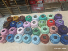 Carica l'immagine nel visualizzatore di Gallery, Cotone Perlè n 8 DMC, Ancora, ISPE, in assortimento di colori, 32 gomitoli, 350g.
