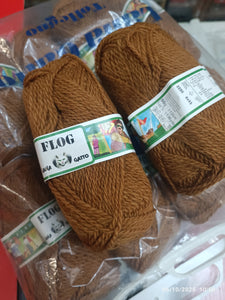 Flog Lana Gatto, 75% lana, 16% mohair, 9% acrilico. Ottimo filato colore 🐫, 500 g.