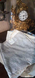 Vintage. Stola in pizzo grigio polvere, cm 50 x cm 150. 200 g.
