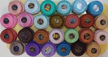 Carica l'immagine nel visualizzatore di Gallery, Cotone Perlè n 8 DMC, Ancora, ISPE, in assortimento di colori, 32 gomitoli, 350g.
