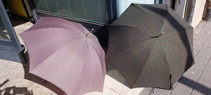 Due ombrelli, uomo e donna, vintage, tessuto con lurex. 1 kg.