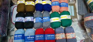 Mix di misto lana Calicò Gatto, due gomitoli per colore( in foto) 18 gomitoli. 900g.