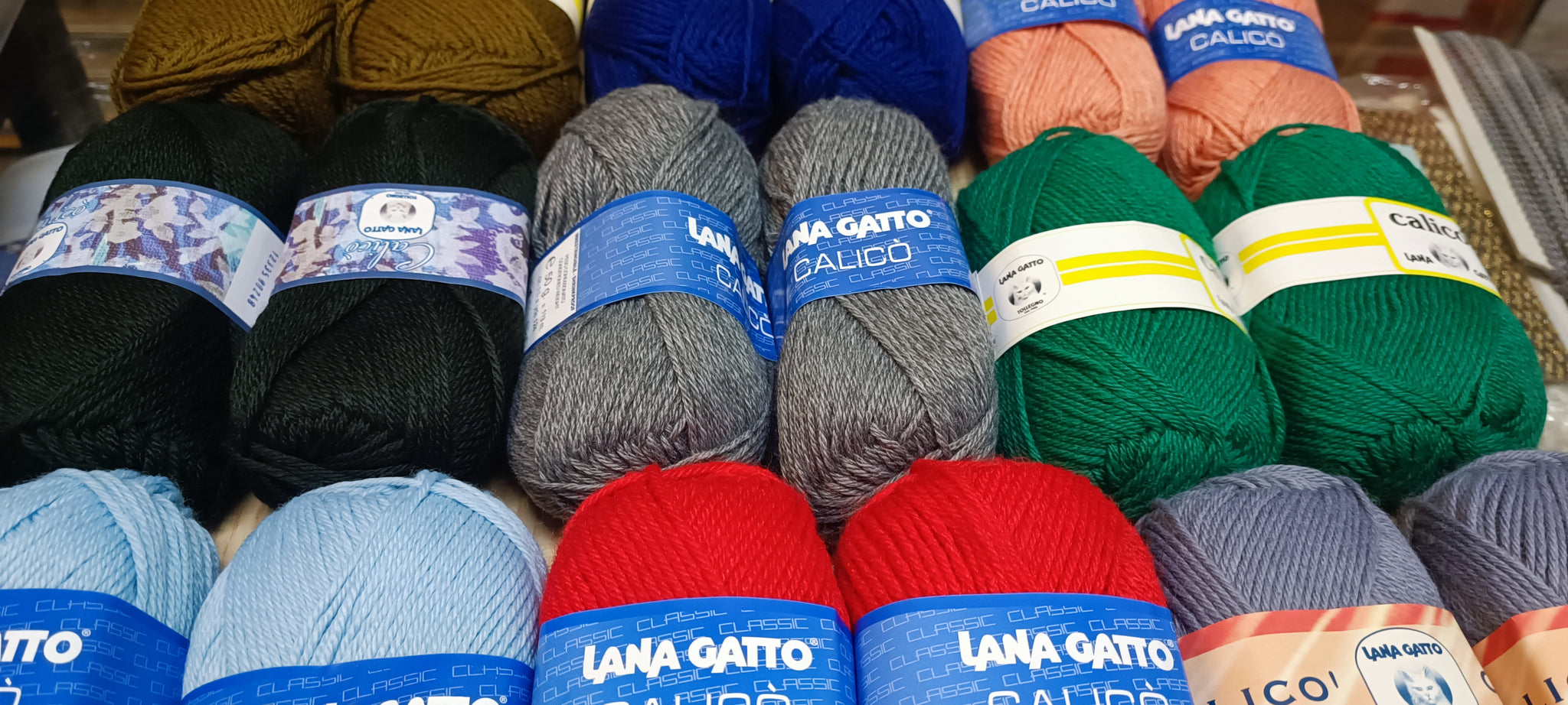 Mix di misto lana Calicò Gatto, due gomitoli per colore( in foto) 18  gomitoli. 900g.