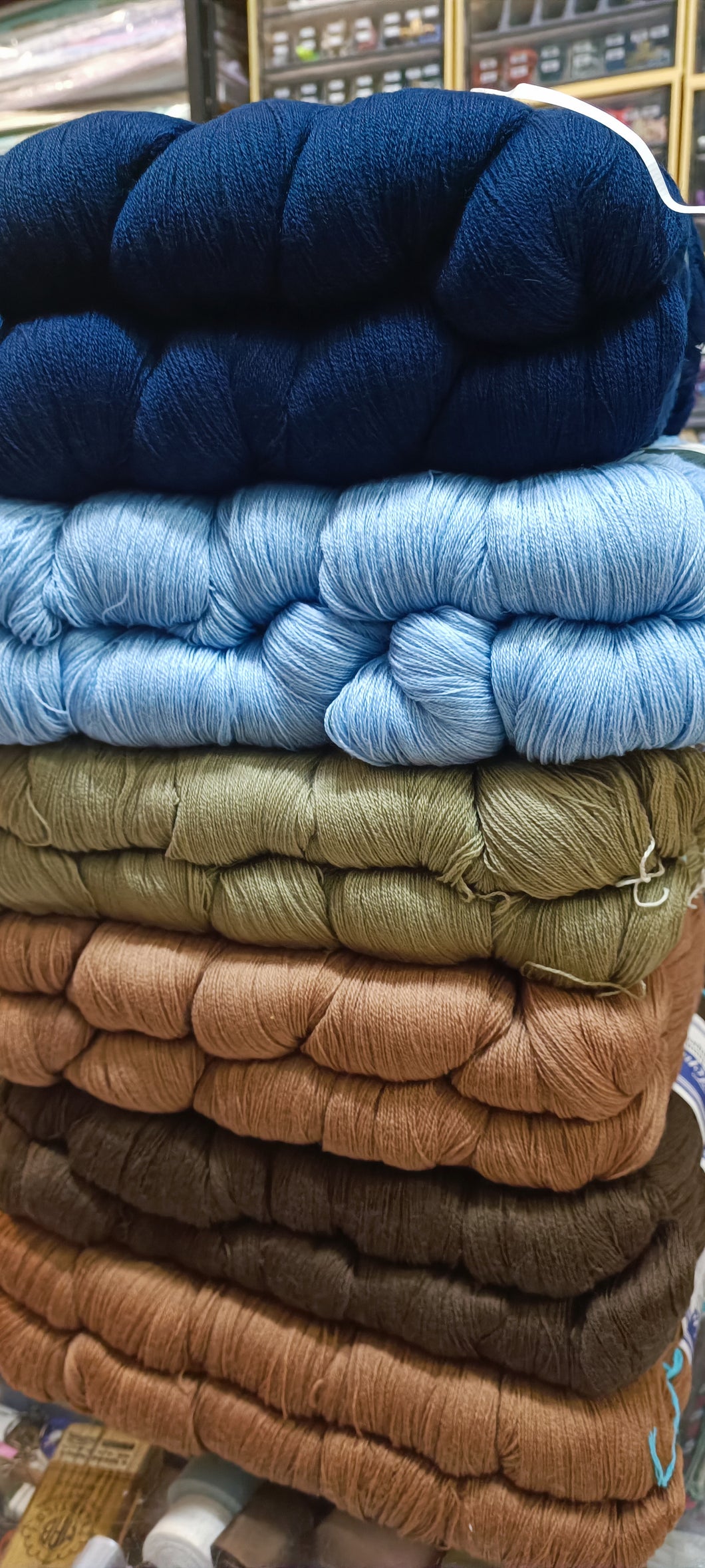 Misto lana Gatto e Cervinia, 2/25, marrone, cammello, blu, verde militare e celeste. Rivista in omaggio 6kg.