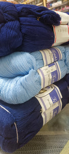 Misto lana (50%) Gatto e Cervinia, blu, bluette e celeste. Titolo 2/25. 3 kg.