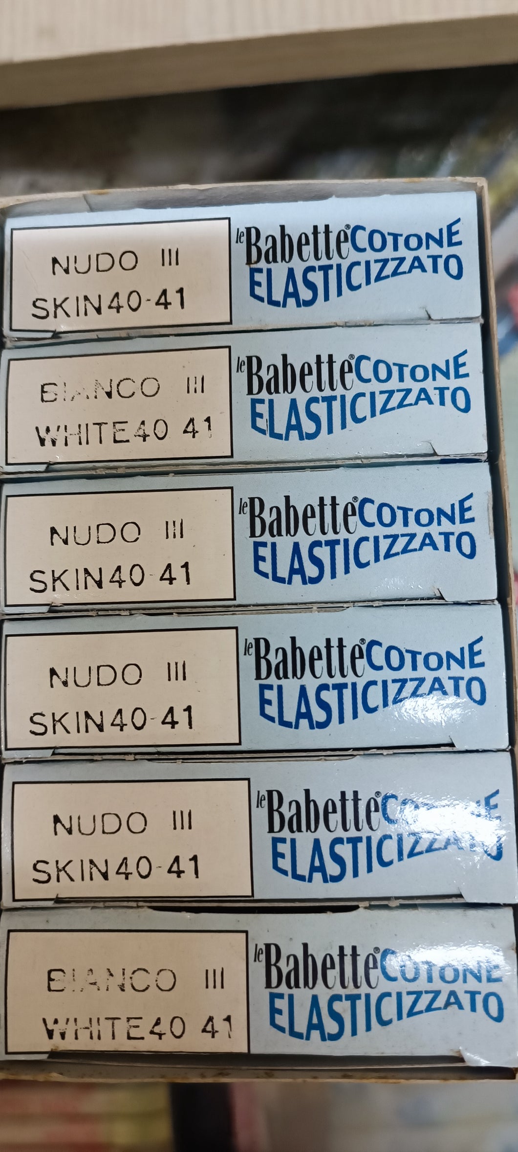 Babette cotone elasticizzato, 40/41, due nudo e quattro bianco. 100g.