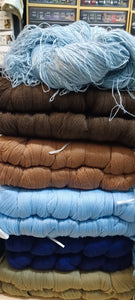 Misto lana 50% della Cervinia, in cinque color in fotoi dal marrone al celeste. 2/25 titolo. 5 kg..