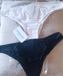 Mini stock di di intimo donna Off-limits Parah taglia 4 composto da 4 slip( due neri e due bianchi) e un perizoma nudo. 200g.