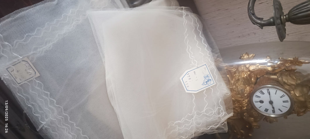 Vintage. Velo in Tulle, cm120 xcm 120, panna, anni cinquanta. 60 g.