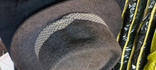 Carica l&#39;immagine nel visualizzatore di Gallery, Cappello vintage a falda, grigio, taglia 56. 200 g.
