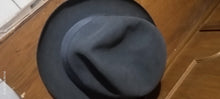 Carica l&#39;immagine nel visualizzatore di Gallery, Cappello Barbisio qualità speciale, taglia 4(55). Grigio. 300g.
