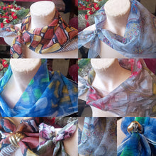 Carica l&#39;immagine nel visualizzatore di Gallery, Foulard vintage con ferma foulard in rodio. 150 g.
