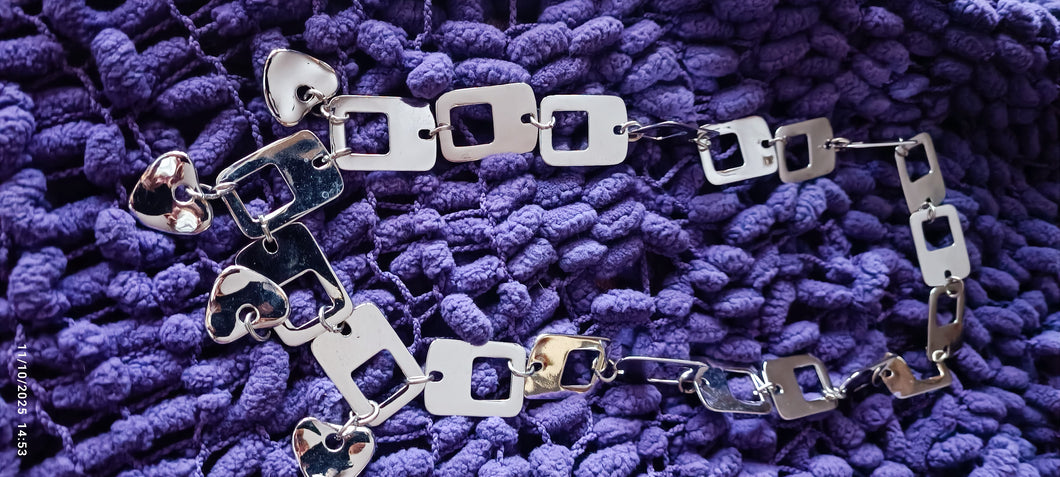 Collana con ciondoli in rodio (anallergico). 200 g.