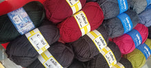 Carica l&#39;immagine nel visualizzatore di Gallery, Miscellanea di 21 gomitoli di misto lana(50%) Gatto Calicò, 113 m per 50 g. Ferri 4,5.colori in foto. 1,050kg.
