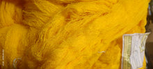 Carica l&#39;immagine nel visualizzatore di Gallery, SILT Tintoria San Marco Carpi - matasse di bouclerino giallo in offerta. Titolo1/14. 3,8 kg.
