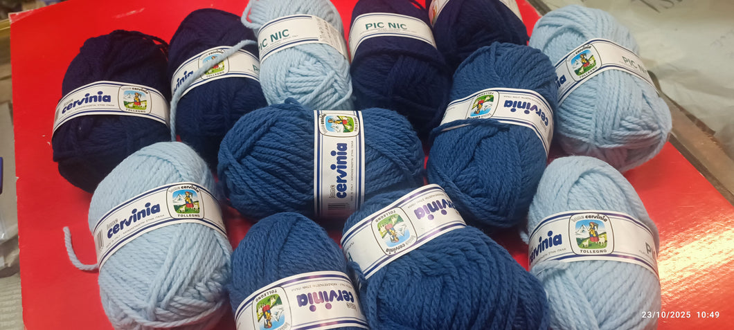 Pic Nic Cervinia in mix di tre colori, avio, blu  e celeste. Misto lana, ferri 5/6.confezione da 600g.