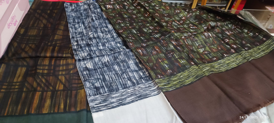 Set vintage di tre sciarpe in lana e seta, cm 136 x cm 57. Fantasie in foto. 250 g.