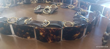 Carica l'immagine nel visualizzatore di Gallery, Accessori vintage: due cinture e un bracciale. 300 g.
