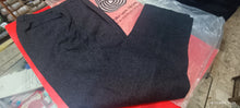 Carica l&#39;immagine nel visualizzatore di Gallery, Pantalone vintage taglia 44 in pura lana vergine. 800g.
