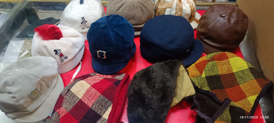 Stock di 50 cappellini vintage bimbo e bimba, 5kg.