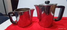 Carica l'immagine nel visualizzatore di Gallery, Vintage. Due caraffe cromate Alessi. 500g.
